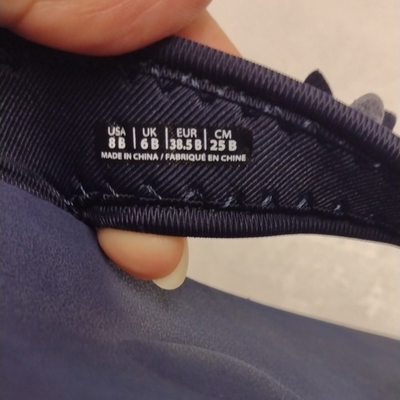 SPENCO Blue Thong Sandals with Beaded Embellishment, Beach Vacation Tlavel Casua - Picture 10 of 10